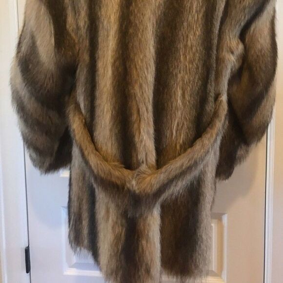 Unique Colored Design Raccoon Fur Coat from Canada‎ - Picture 4 of 8